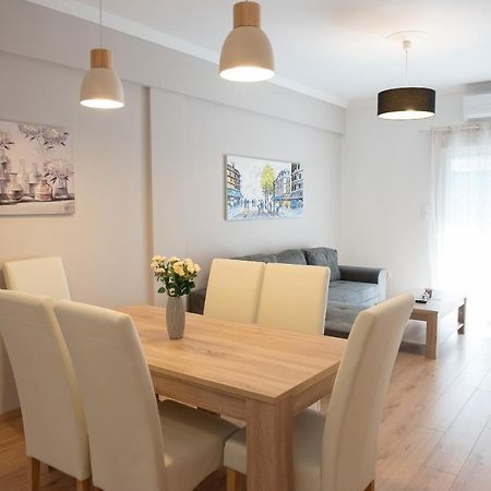 Newly Renovated Flat 500M From Subway Station Apartment Atena Exterior foto