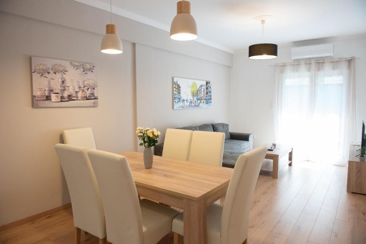 Newly Renovated Flat 500M From Subway Station Apartment Atena Exterior foto